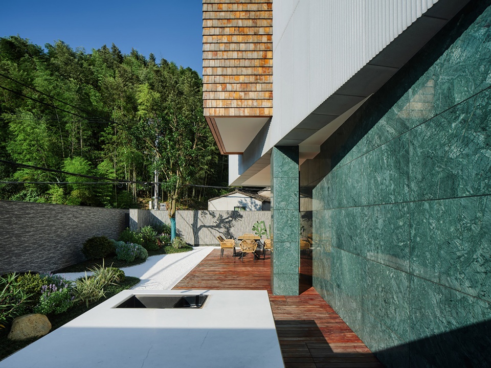 Xiaye Zhang Residence by STUDIO MOR