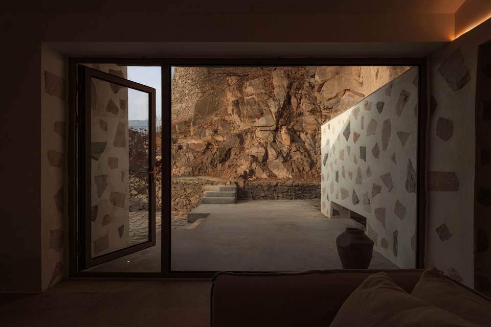 Yangshan Cottage by Atelier dMore