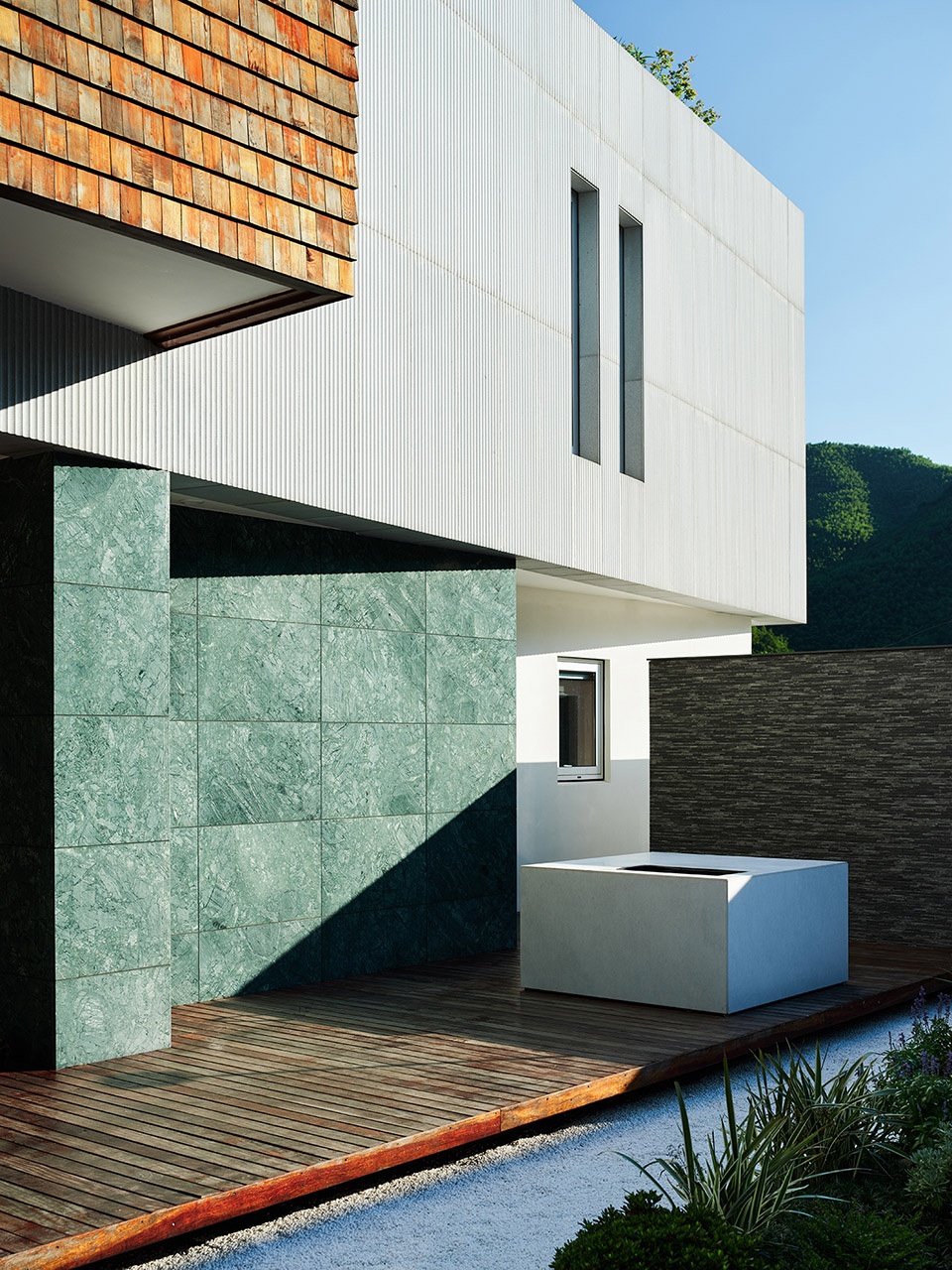 Xiaye Zhang Residence by STUDIO MOR