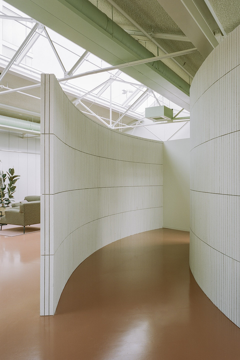 Roamler Office by Beyond Space