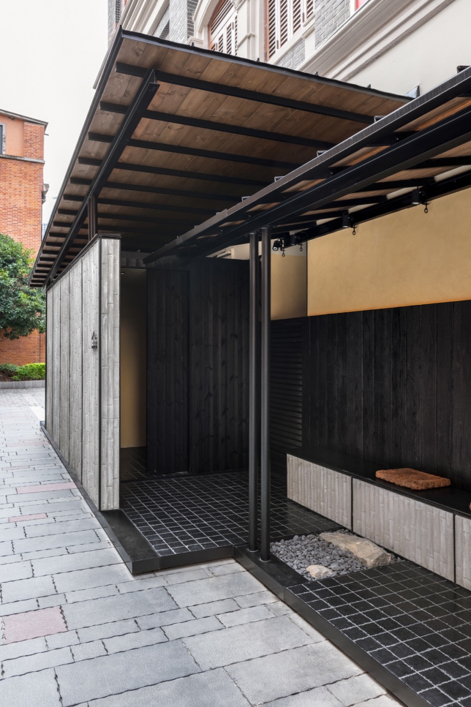 golden omakase extension by atelier tuo