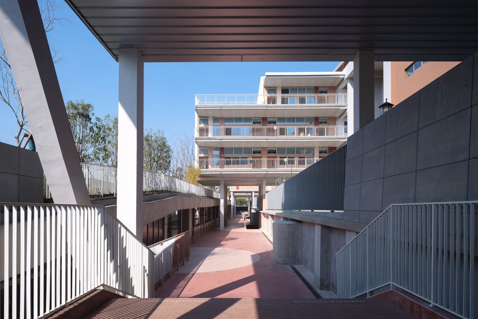 expansion and renovation of primary school urban infrastructure multi system complex project