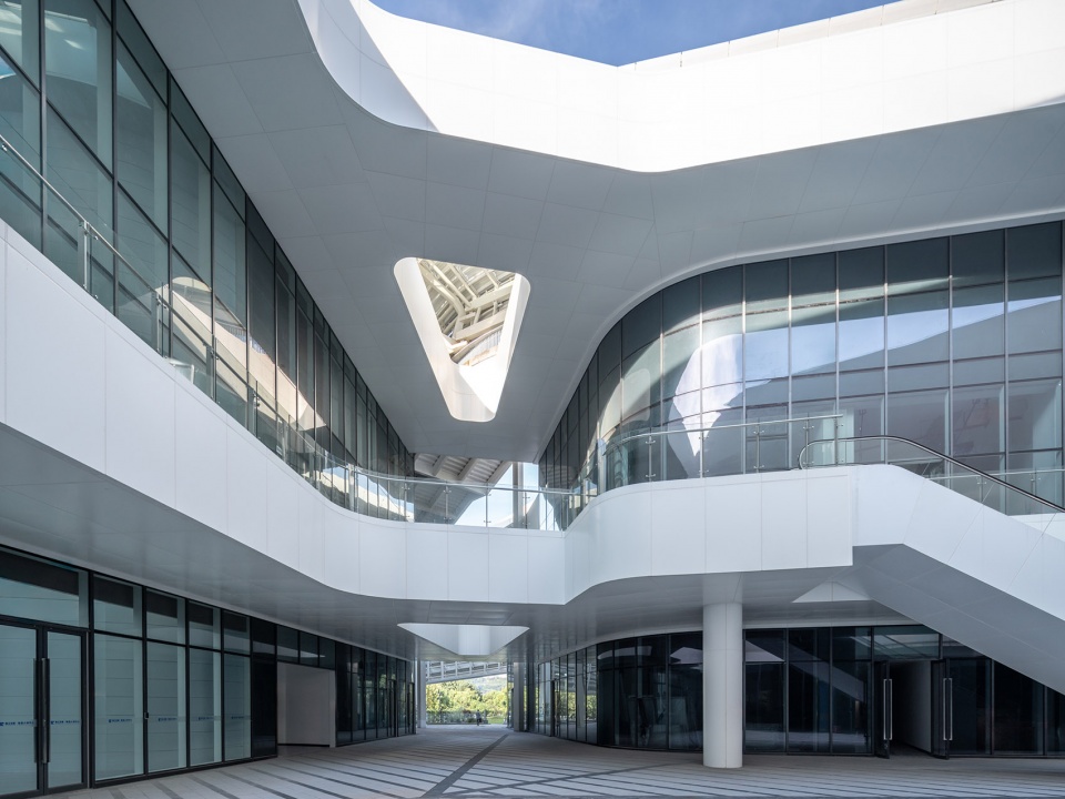 xinchang globular center by line zhu peidong