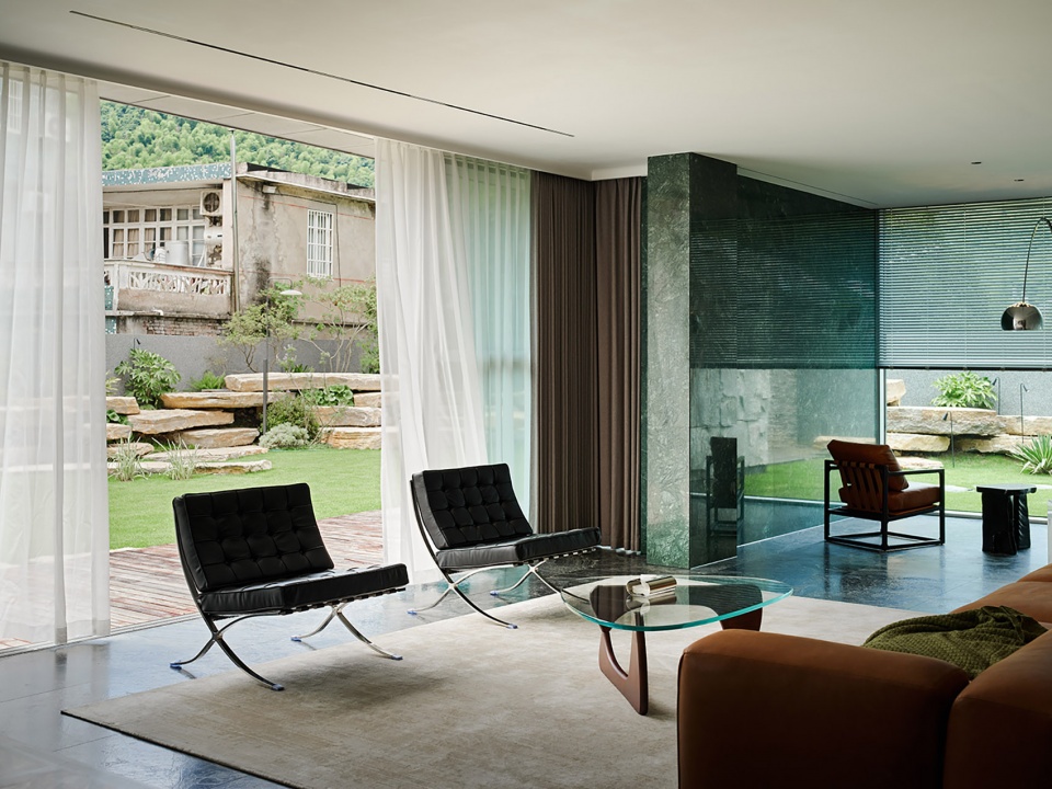 Xiaye Zhang Residence by STUDIO MOR