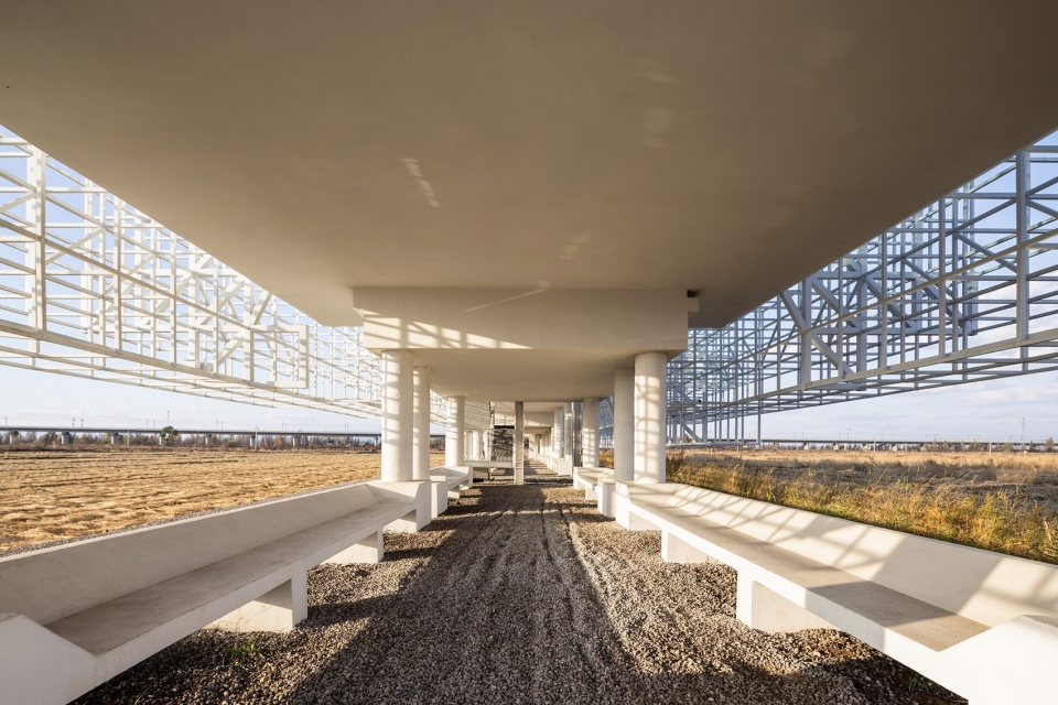 manor mirage by buzz