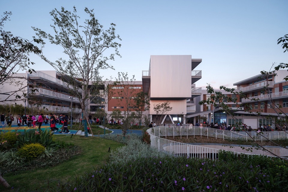 expansion and renovation of primary school urban infrastructure multi system complex project