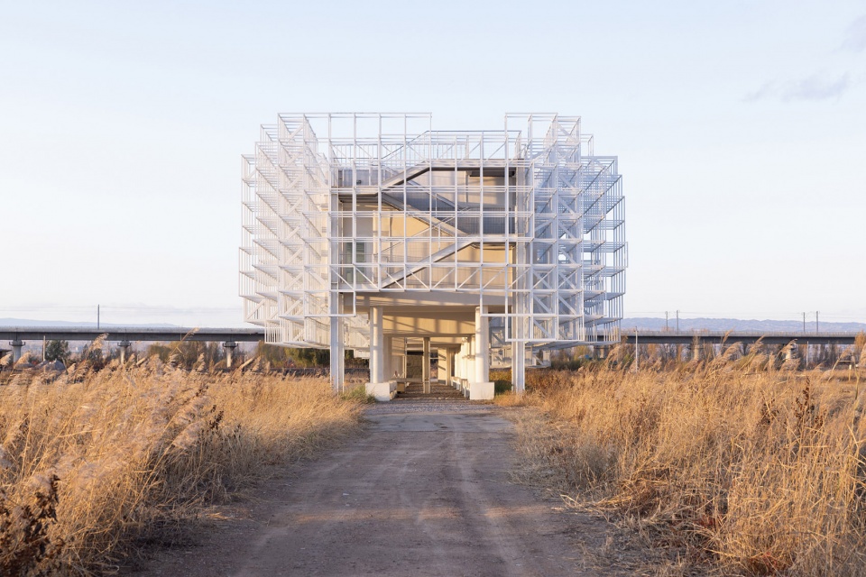 manor mirage by buzz