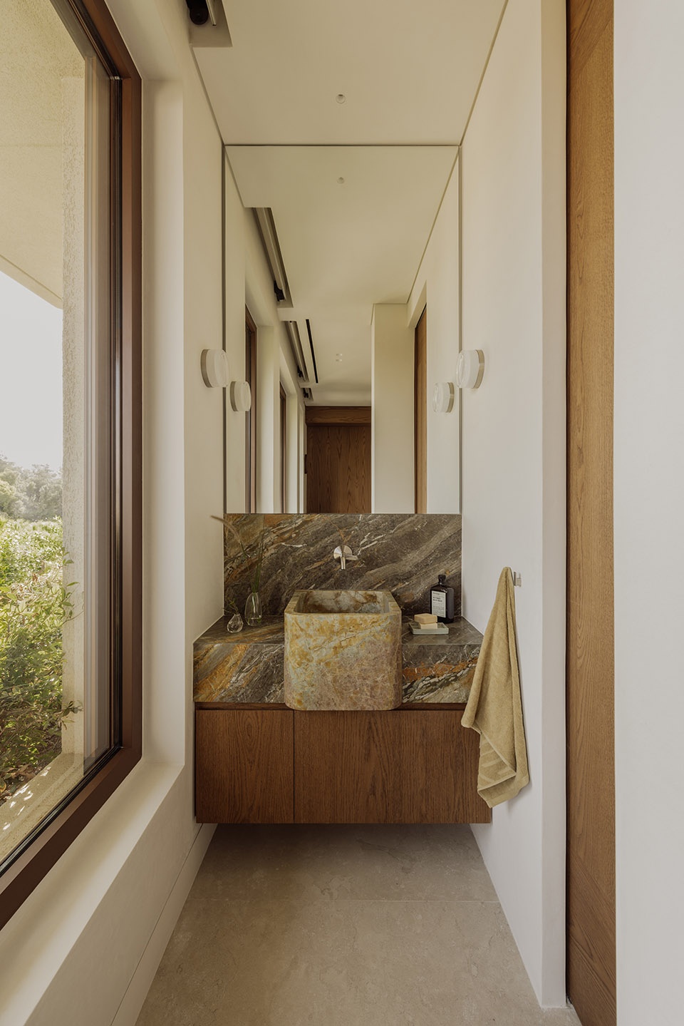 lumen residence by block722