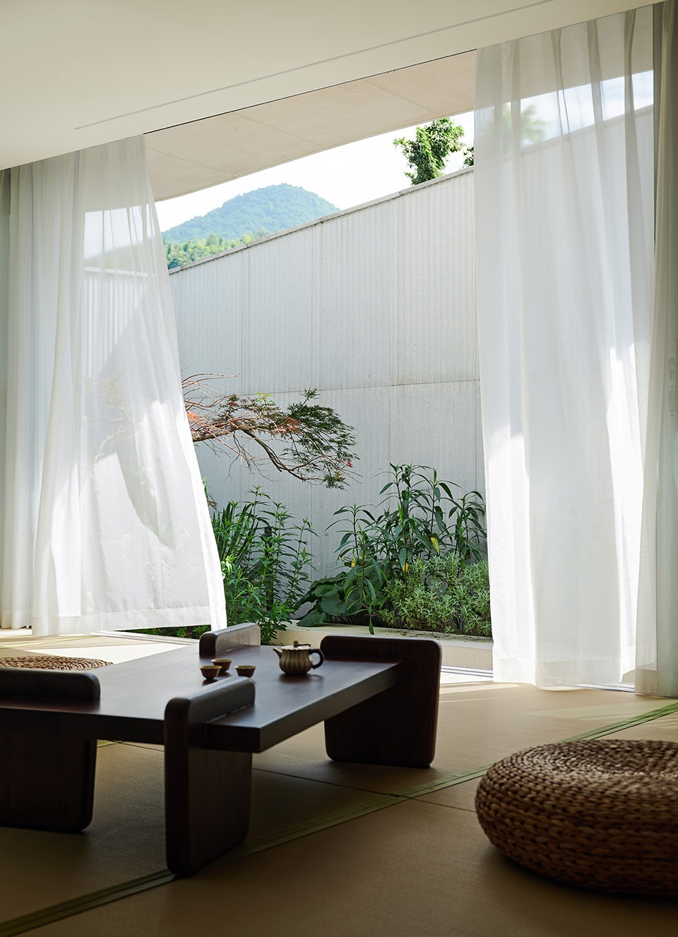Xiaye Zhang Residence by STUDIO MOR