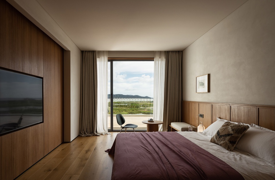seaside retreat in dongtou by shanghai wushang interior design