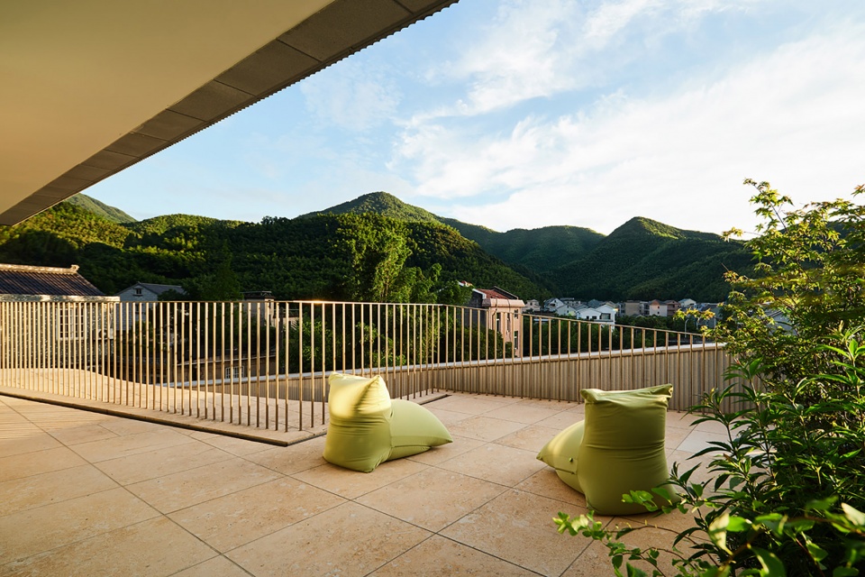 Xiaye Zhang Residence by STUDIO MOR
