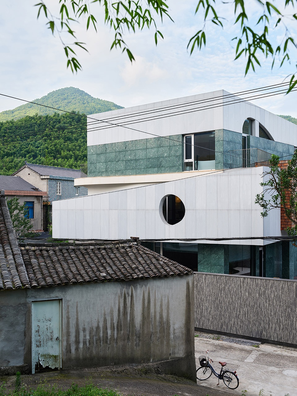 Xiaye Zhang Residence by STUDIO MOR