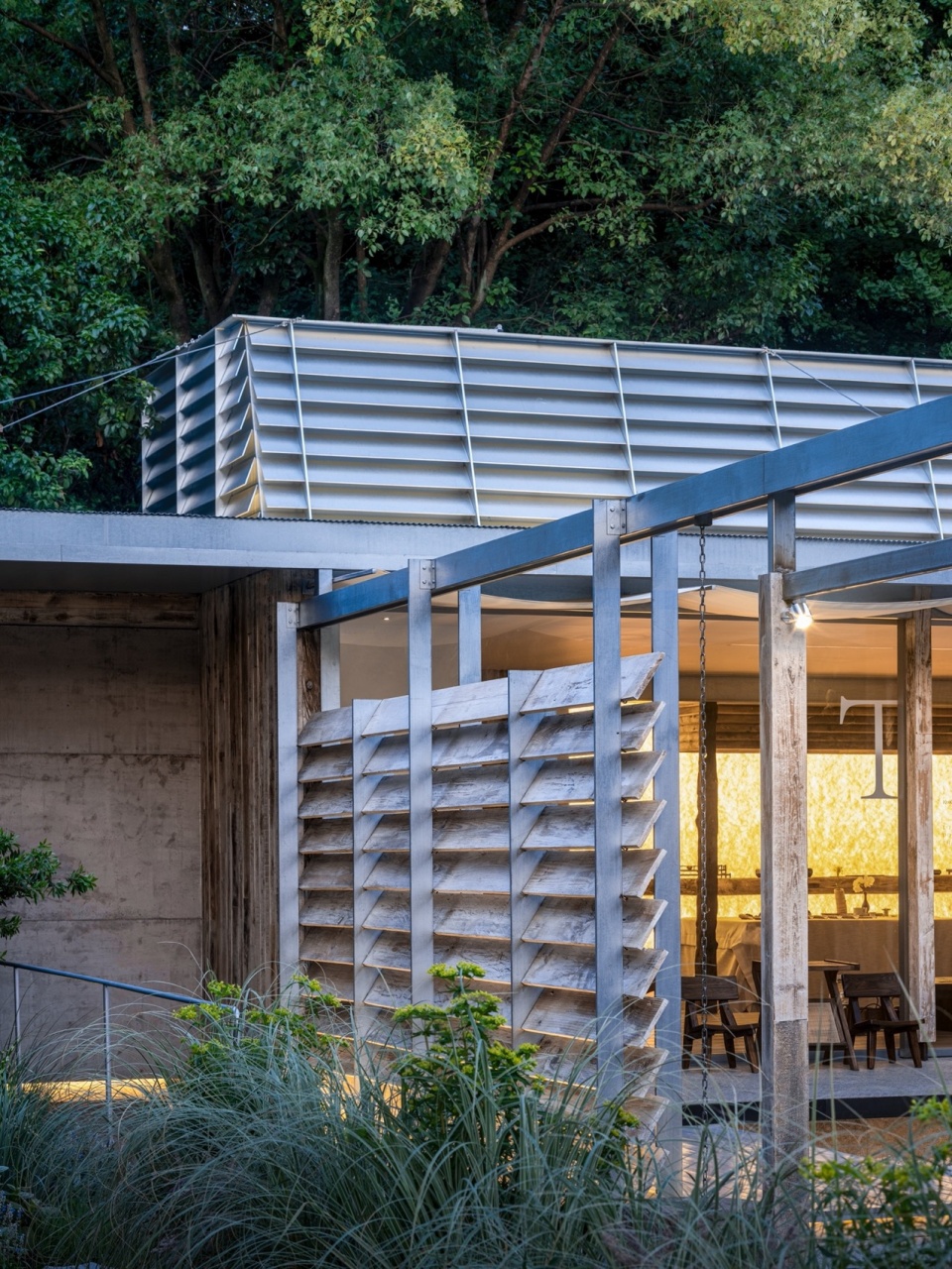 Yeeii Teahouse by vari architects
