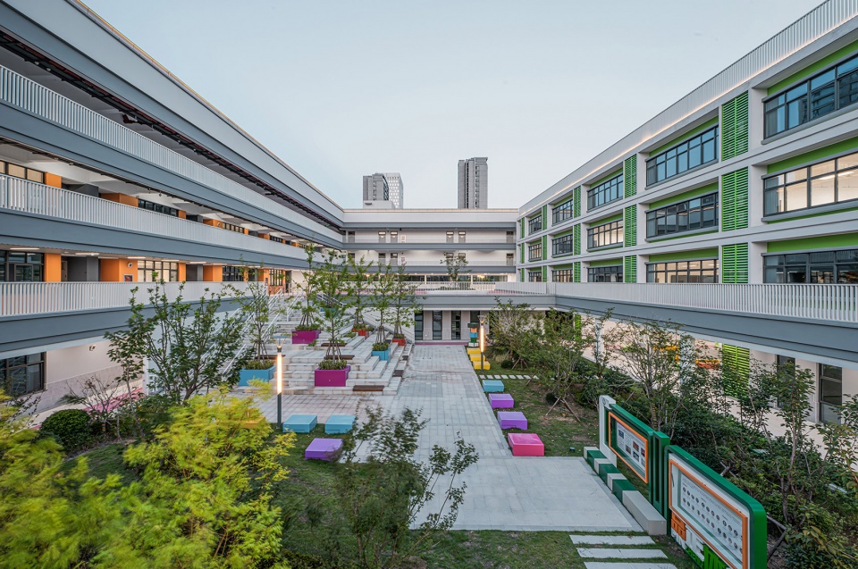 Zhonggongmiao Central Primary School Baofeng Campus by Ningbo Civil Architectural Design Research ecd