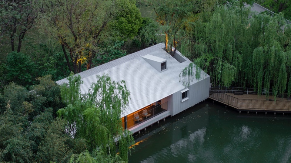 LakeHouse