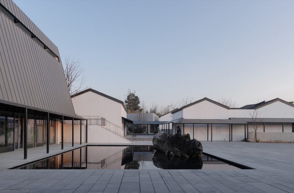 porcelain source museum by atelier deshaus