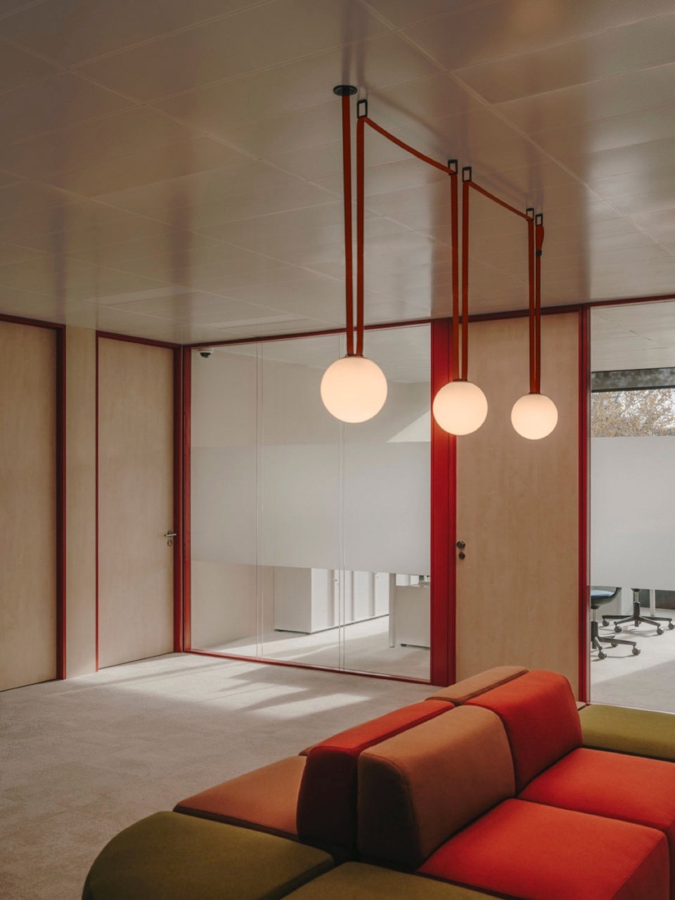 sauvage tv offices by vania gaetti