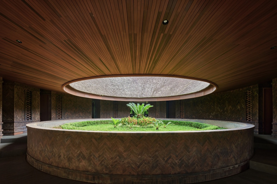 Villa Omah Prana by Alexis Dornier