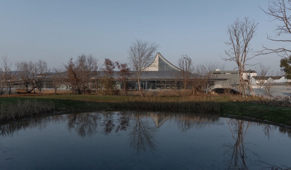porcelain source museum by atelier deshaus