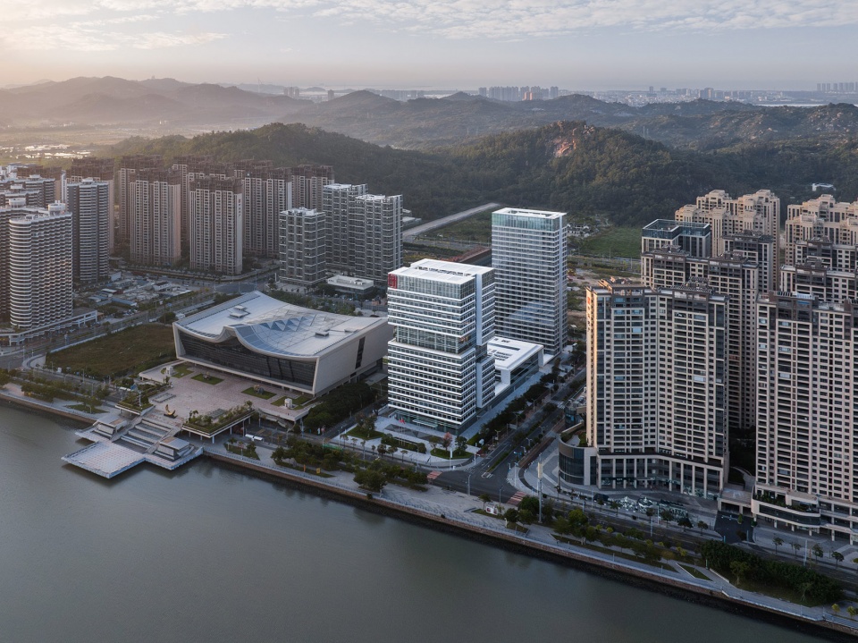 CHJ Plaza in Shantou by gmp