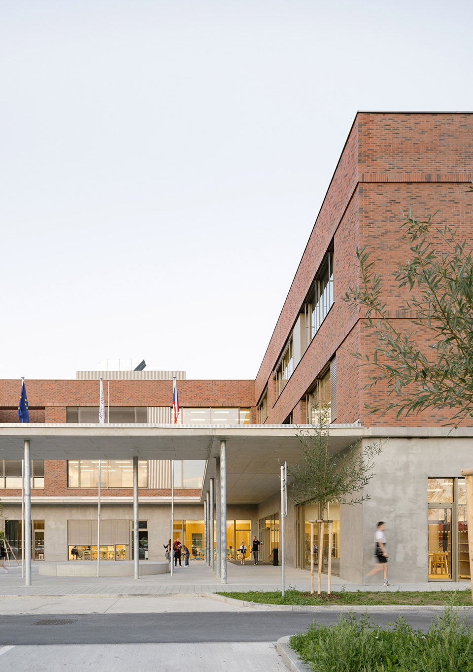 Union school VIDA by OVA