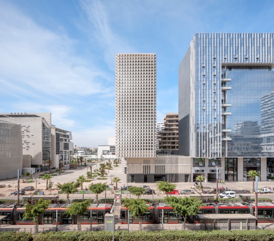 cfc cube tower by oualalouchoi