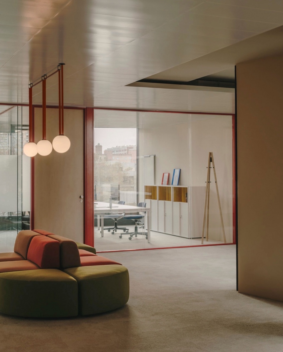 sauvage tv offices by vania gaetti