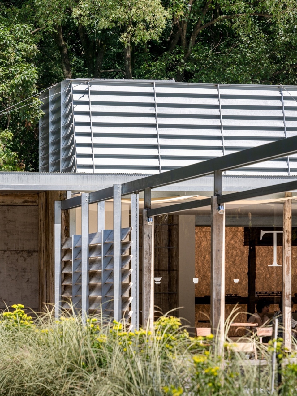 Yeeii Teahouse by vari architects