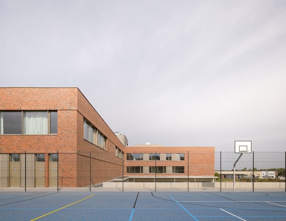Union school VIDA by OVA