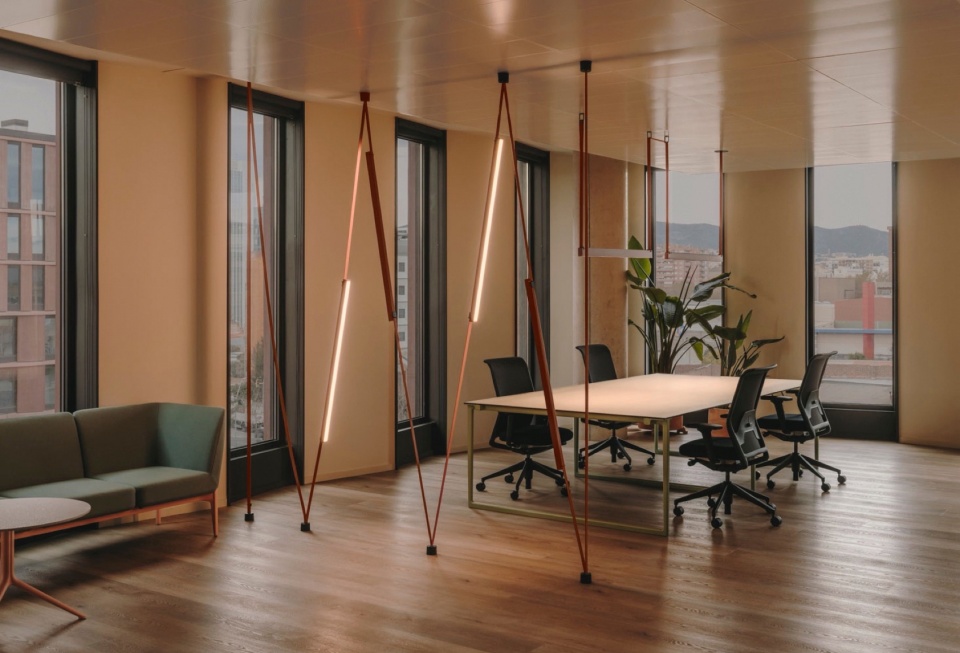 sauvage tv offices by vania gaetti