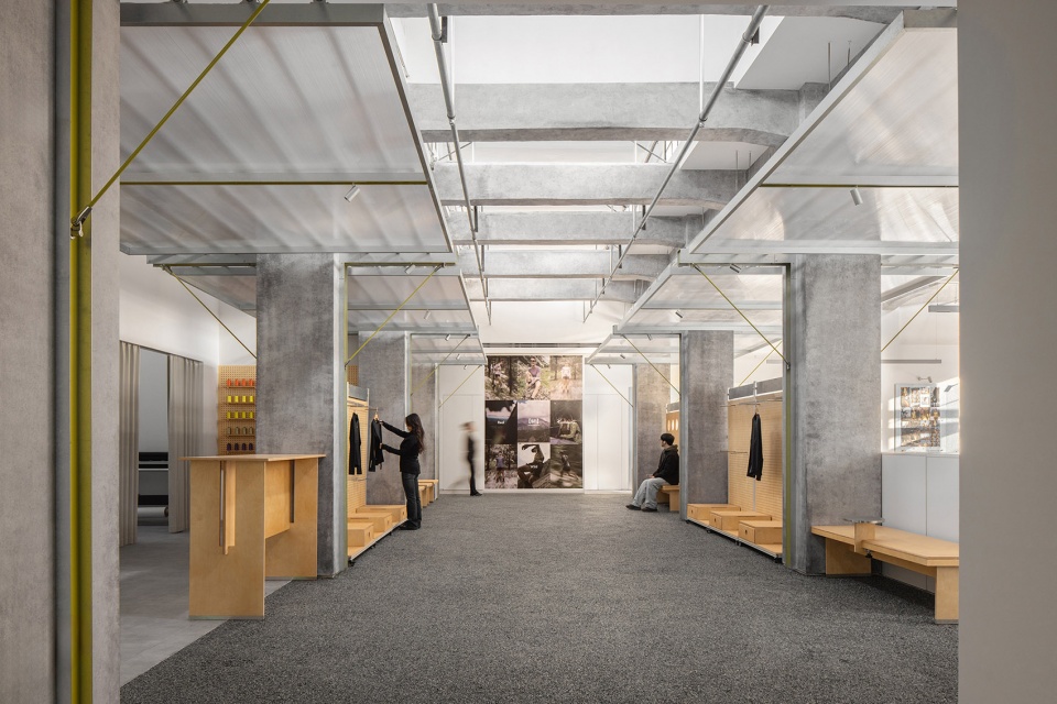 swiss outdoor apparel brand showroon hq by aam architects
