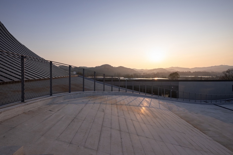 porcelain source museum by atelier deshaus