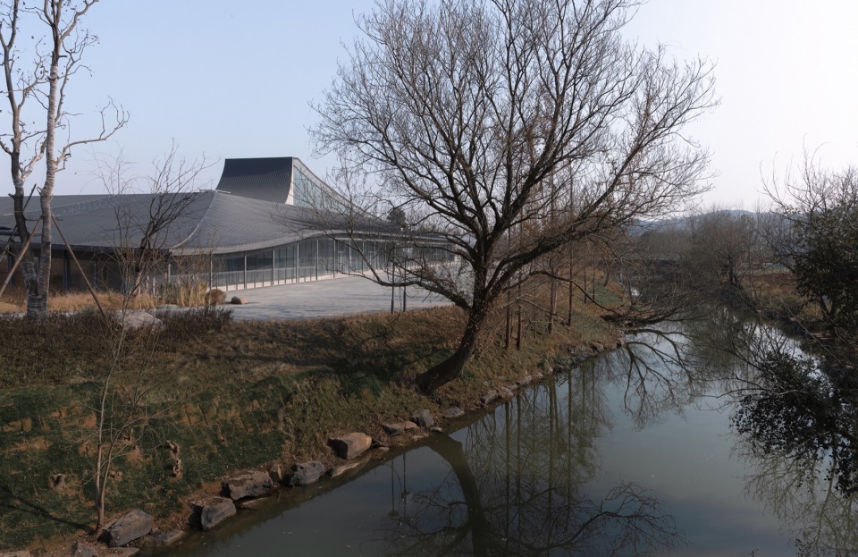 porcelain source museum by atelier deshaus