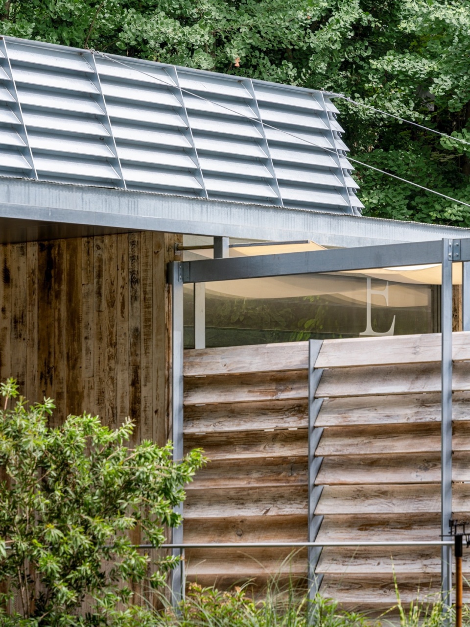 Yeeii Teahouse by vari architects