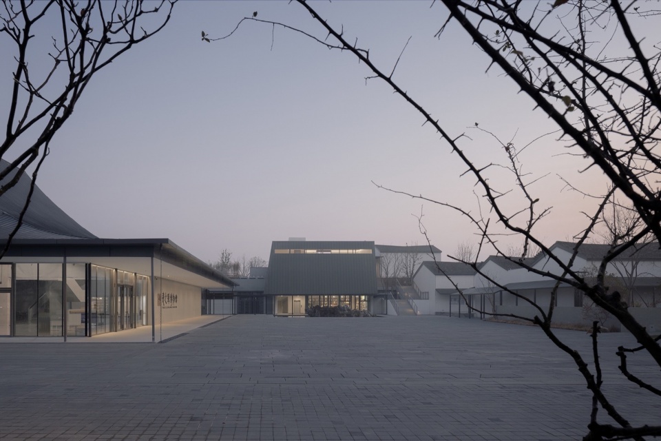 porcelain source museum by atelier deshaus