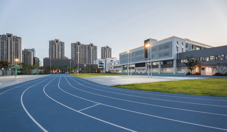 Zhonggongmiao Central Primary School Baofeng Campus by Ningbo Civil Architectural Design Research