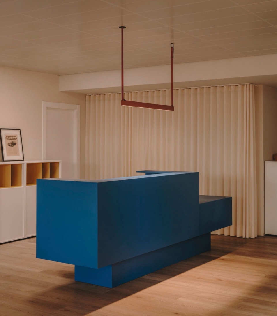 sauvage tv offices by vania gaetti