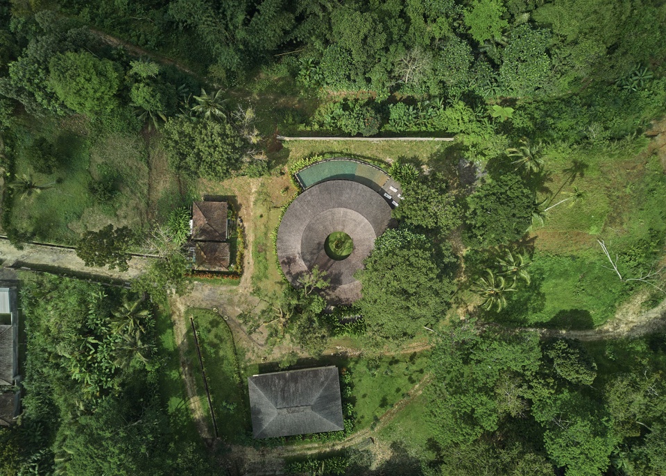 Villa Omah Prana by Alexis Dornier