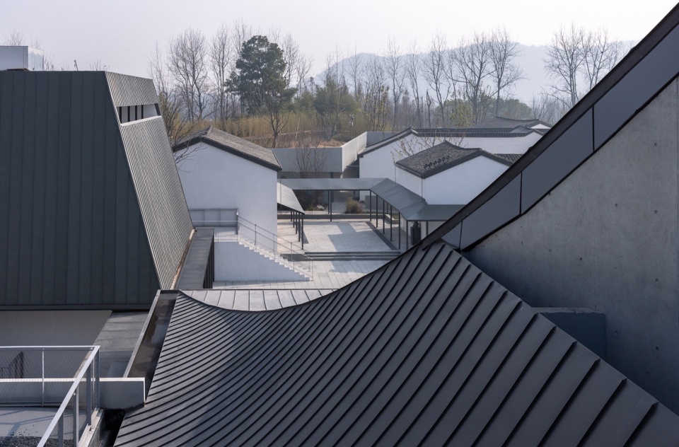 porcelain source museum by atelier deshaus
