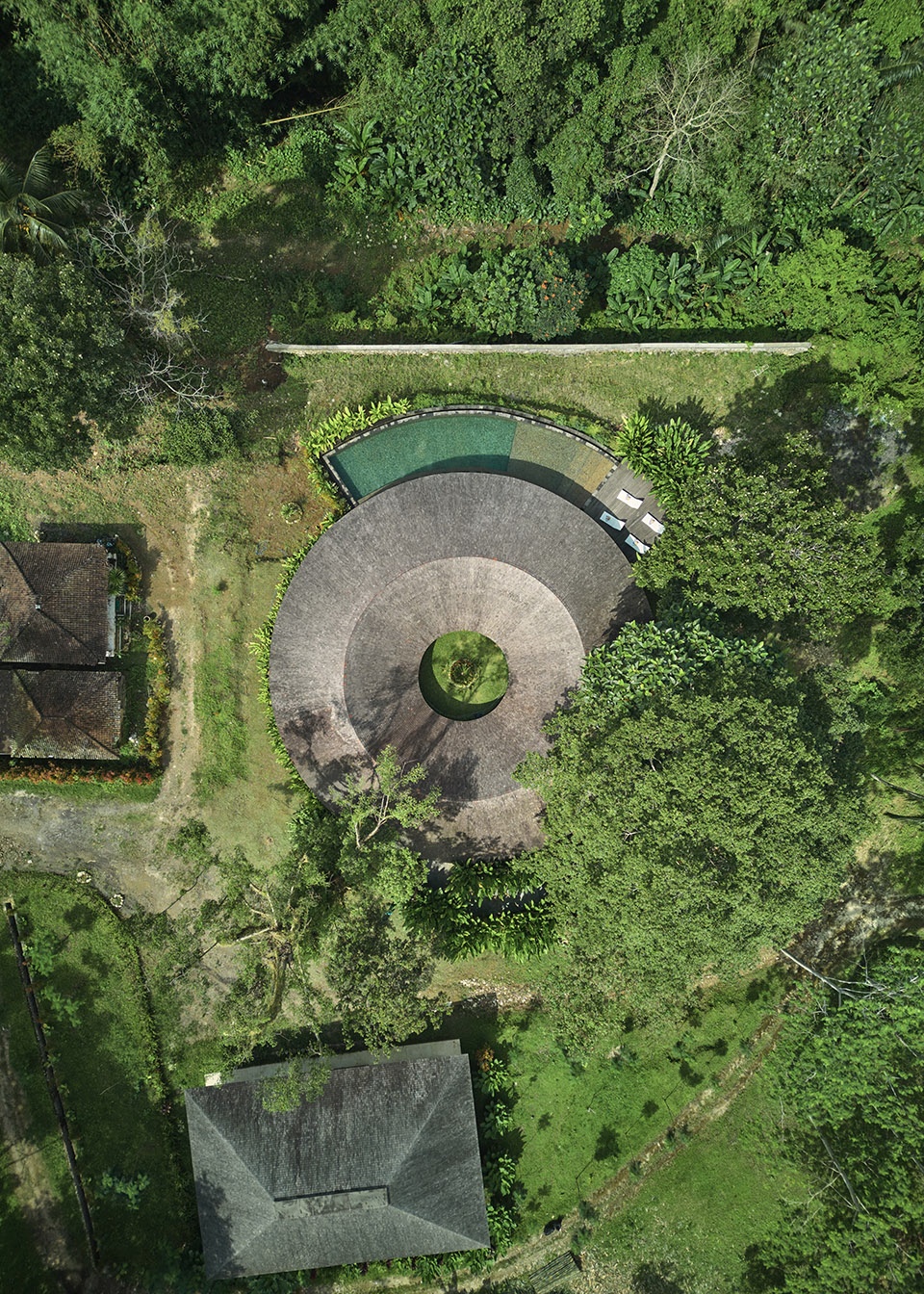 Villa Omah Prana by Alexis Dornier