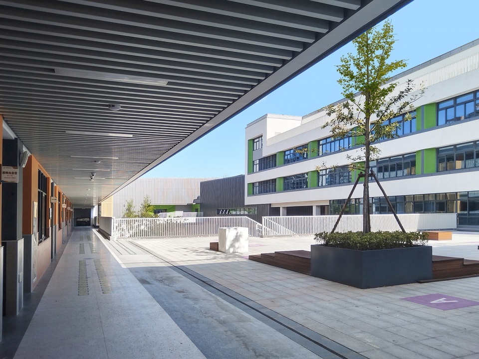 Zhonggongmiao Central Primary School Baofeng Campus by Ningbo Civil Architectural Design Research