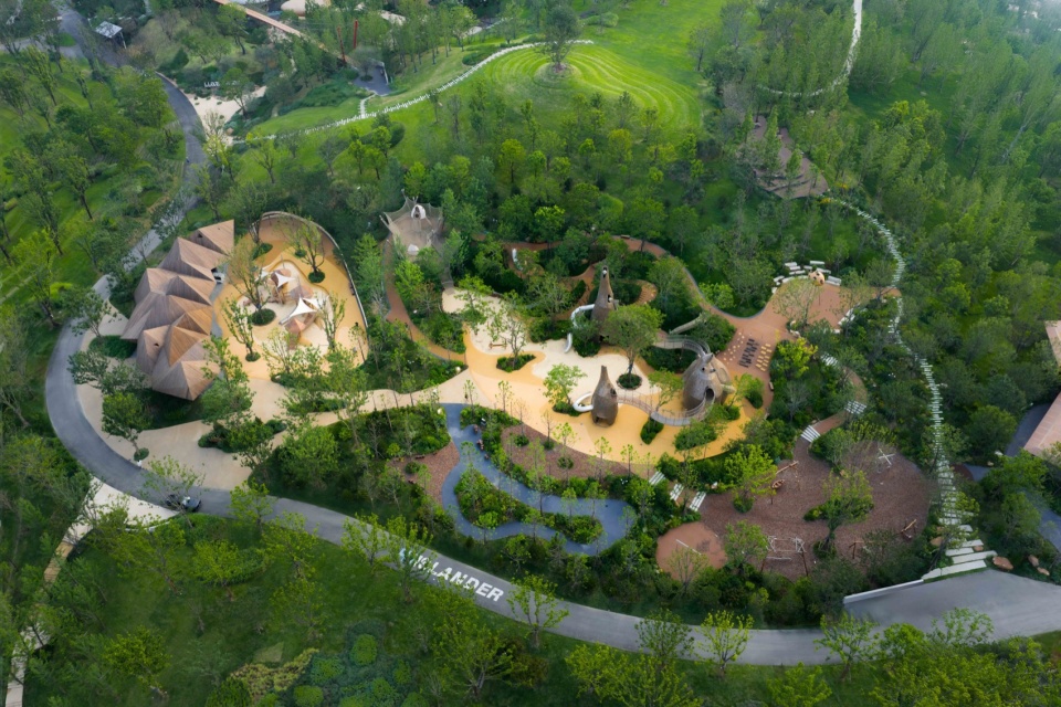 luxe island brave hill land by la group