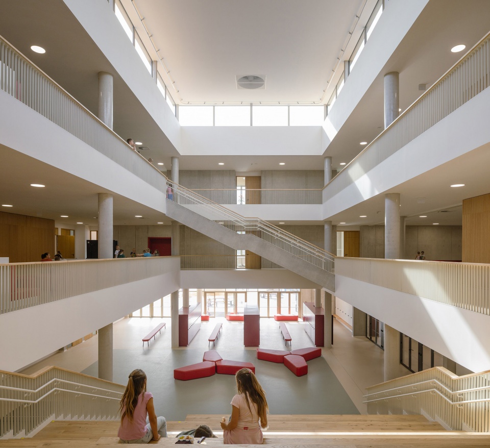 Union school VIDA by OVA