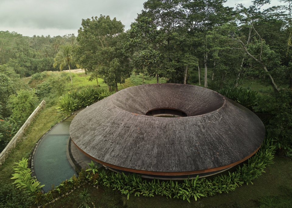 Villa Omah Prana by Alexis Dornier