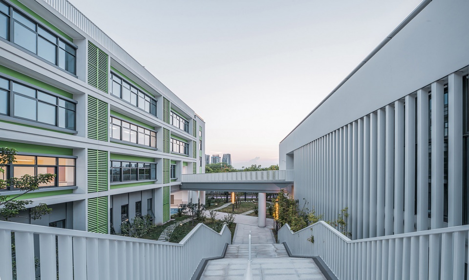 Zhonggongmiao Central Primary School Baofeng Campus by Ningbo Civil Architectural Design Research