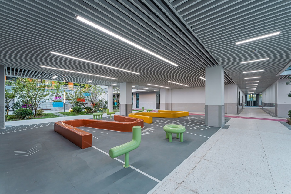 Zhonggongmiao Central Primary School Baofeng Campus by Ningbo Civil Architectural Design Research