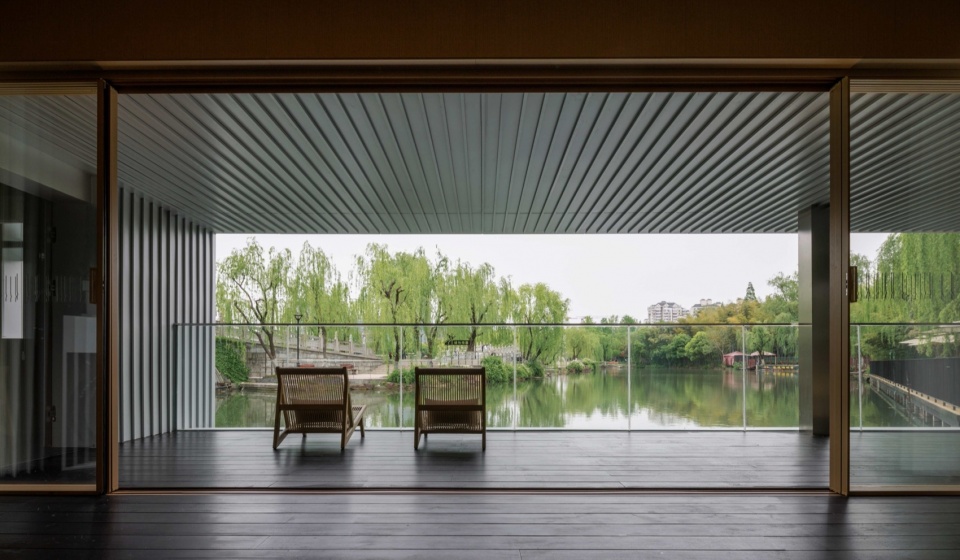 LakeHouse