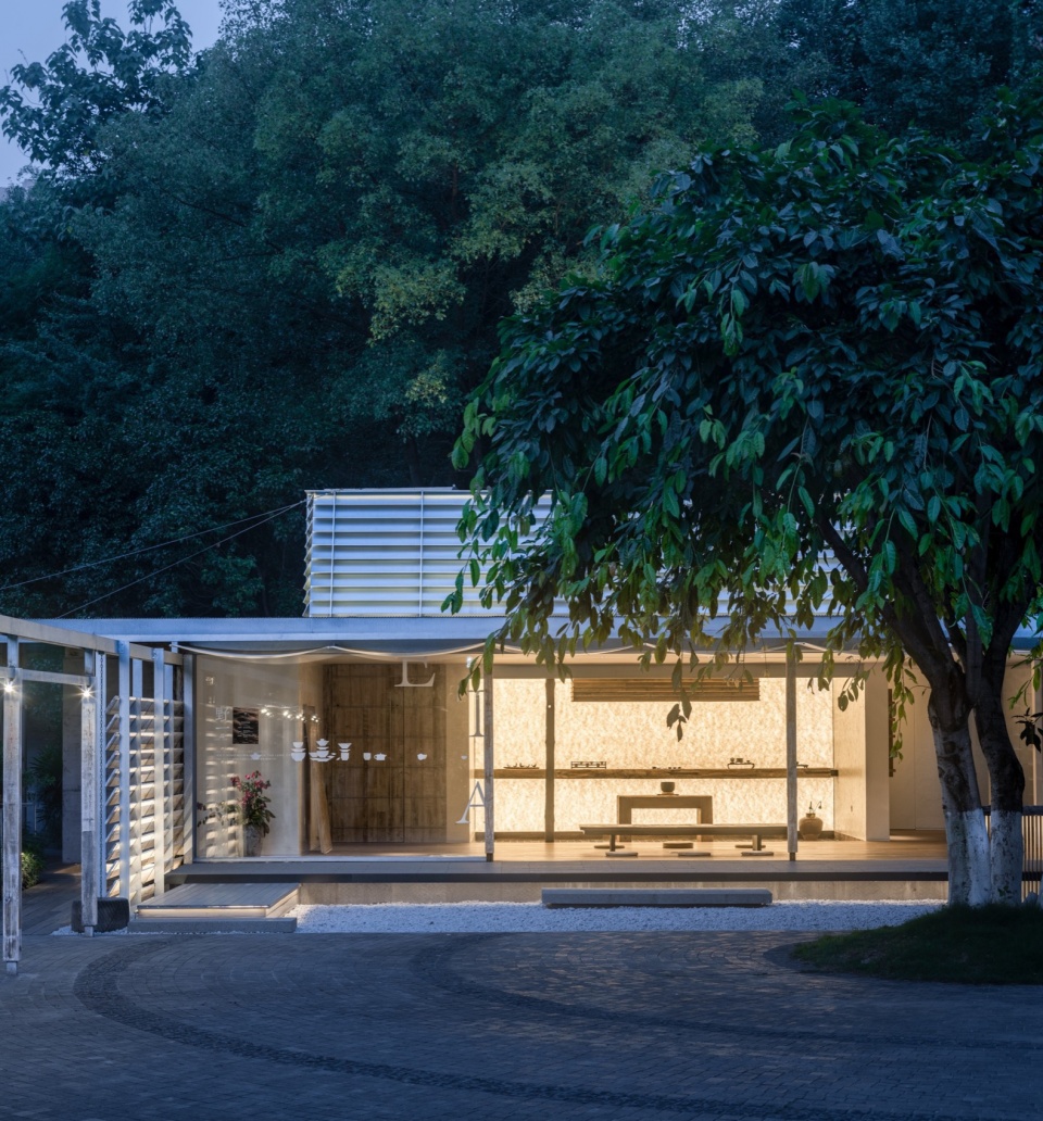 Yeeii Teahouse by vari architects