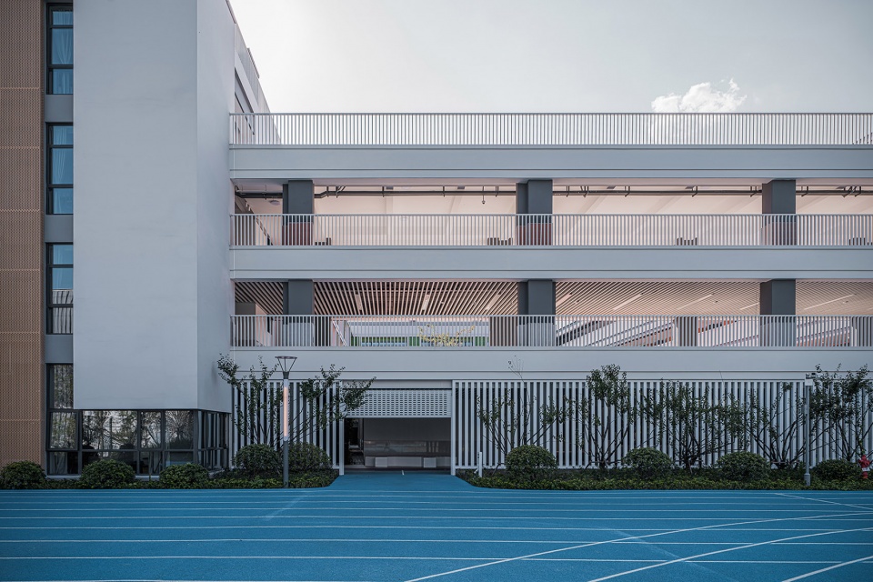 Zhonggongmiao Central Primary School Baofeng Campus by Ningbo Civil Architectural Design Research