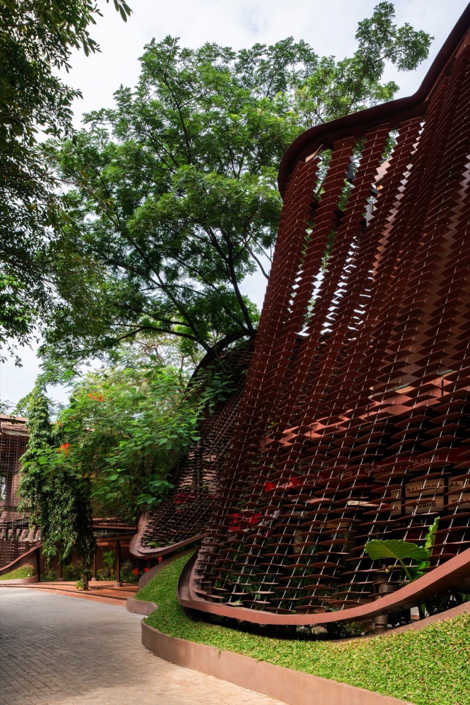 lattice creative garden by radar